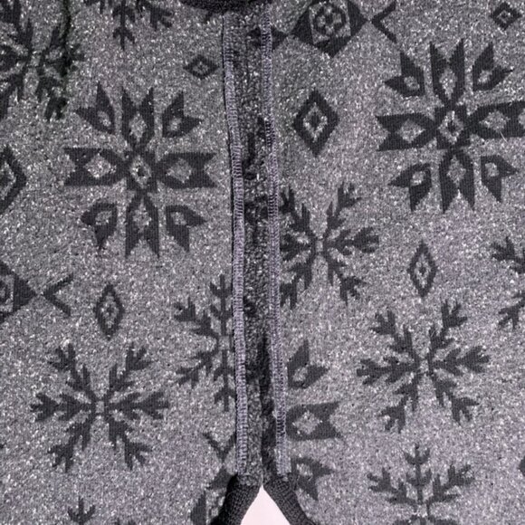 UNIQUE Handmade Sleeveless Fleece Jacket - Picture 3 of 8